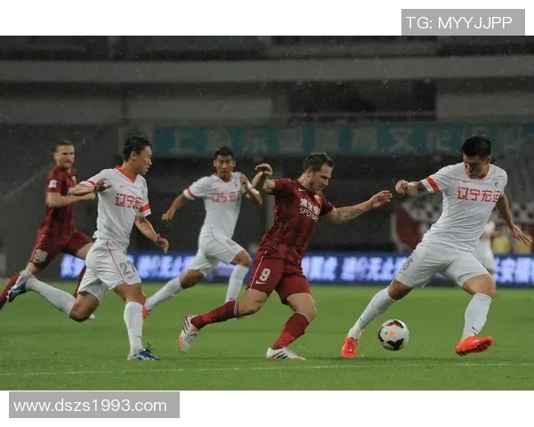 上港与辽宁宏运激战正酣争夺中超积分榜关键战役即将上演